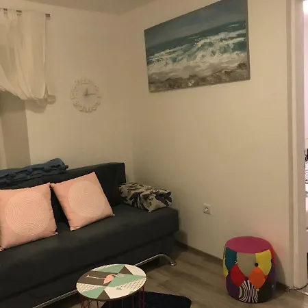 Chloe Τρογκίρ