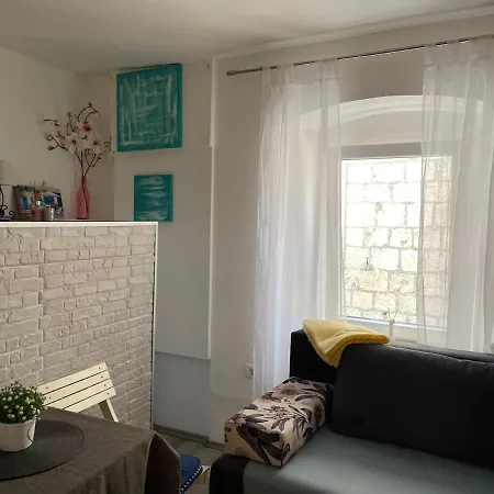 Chloe * Трогір